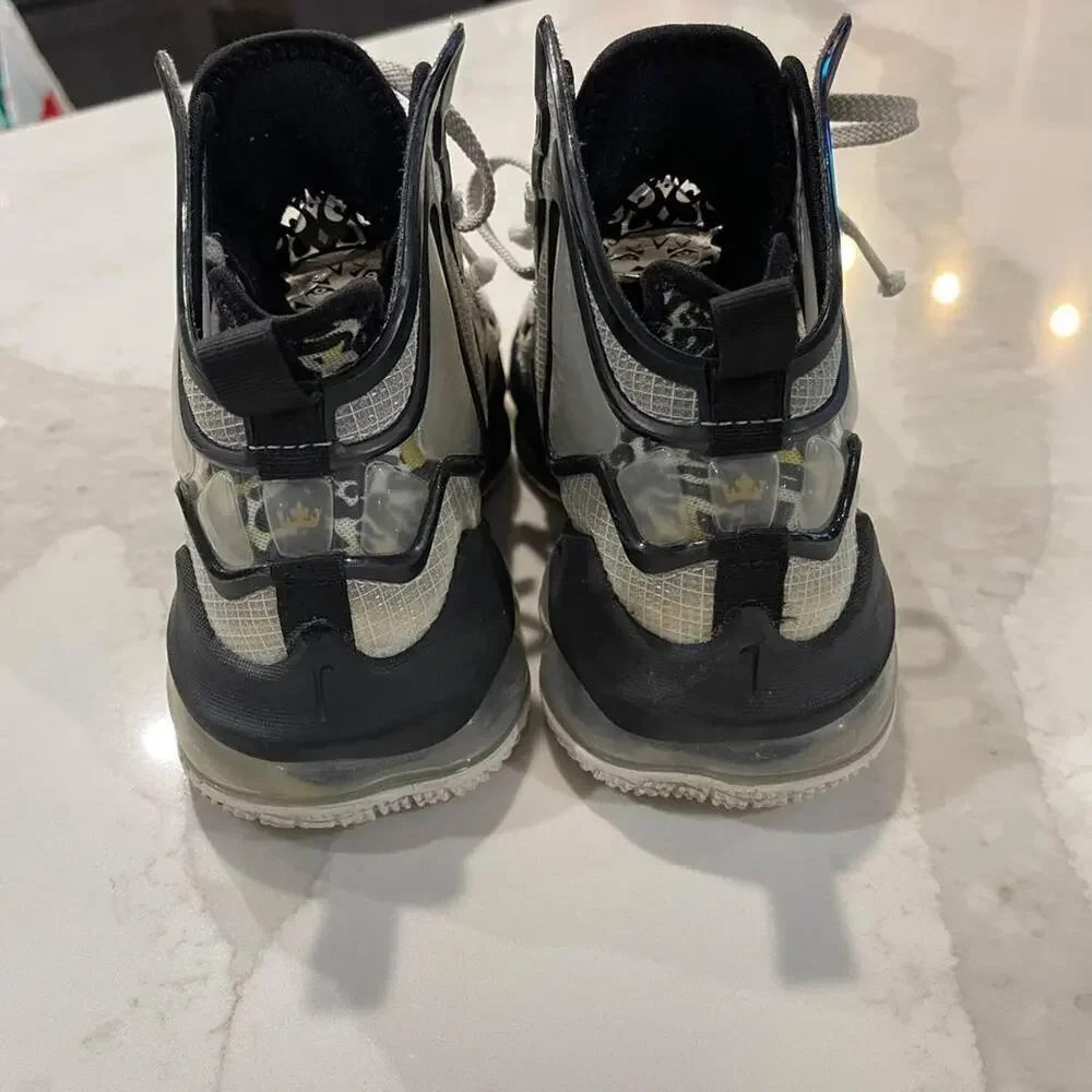 Nike Lebron 19 SE Royalty GS Big Kids 4.5Y Shoes Sneakers DD0422-100 4.5 Y Boys - Picture 4 of 10